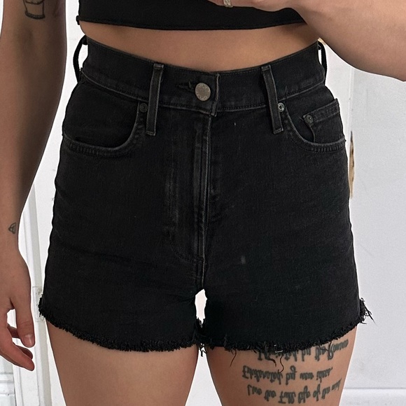 Denim Forum The Arlo Short, size 24. - Picture 4 of 6